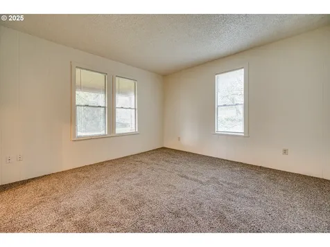 362 N 3rd Place Kalama WA 98625