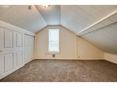 362 N 3rd Place Kalama WA 98625