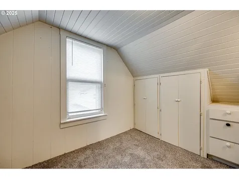362 N 3rd Place Kalama WA 98625