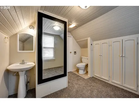 362 N 3rd Place Kalama WA 98625