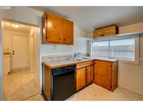 362 N 3rd Place Kalama WA 98625