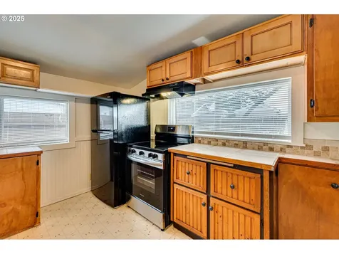 362 N 3rd Place Kalama WA 98625