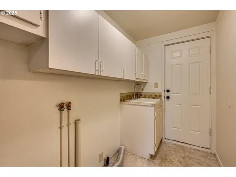 362 N 3rd Place Kalama WA 98625