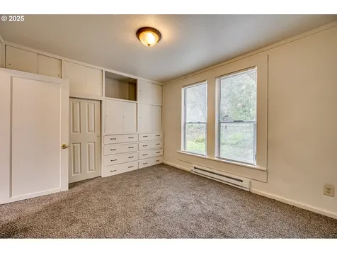 362 N 3rd Place Kalama WA 98625