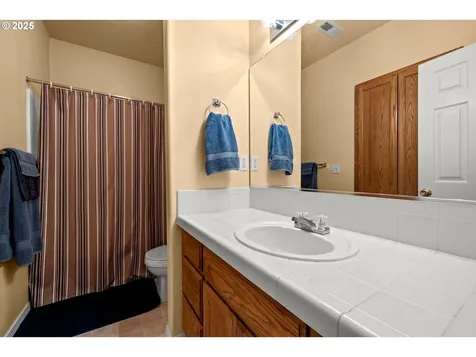 5728 SE Popes Place Hillsboro OR 97123