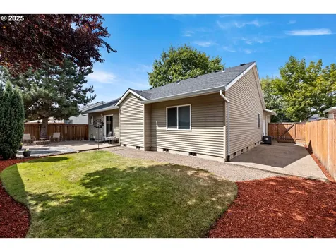 5728 SE Popes Place Hillsboro OR 97123