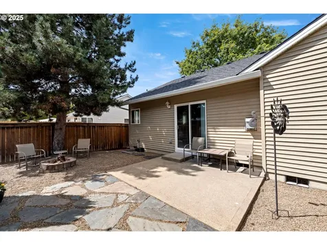 5728 SE Popes Place Hillsboro OR 97123