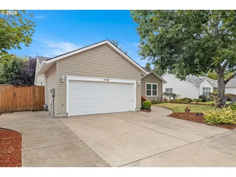 5728 SE Popes Place Hillsboro OR 97123