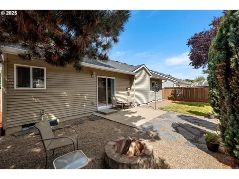 5728 SE Popes Place Hillsboro OR 97123