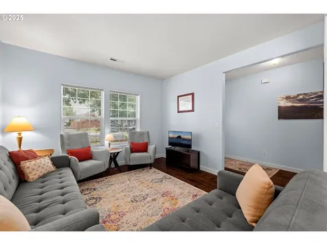 5728 SE Popes Place Hillsboro OR 97123