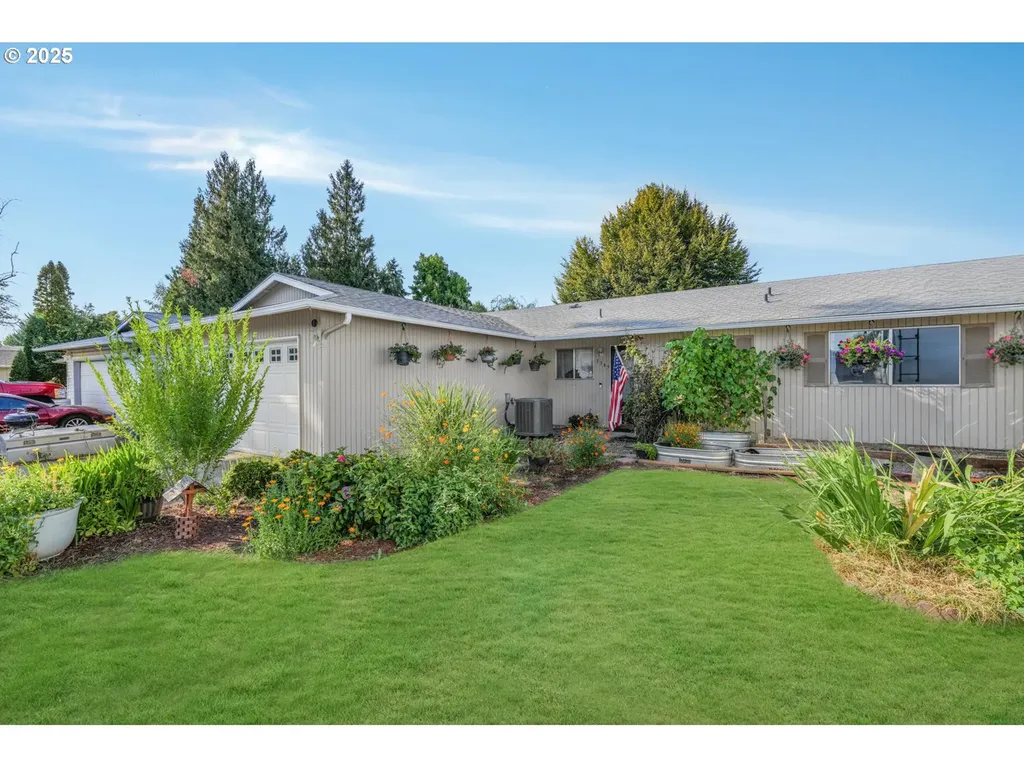 1349 Juniper Street N Keizer OR 97303