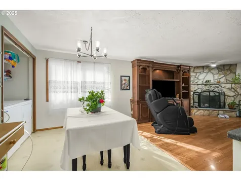 1349 Juniper Street N Keizer OR 97303