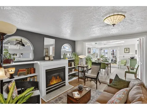 1817 N Jantzen Avenue Portland OR 97217