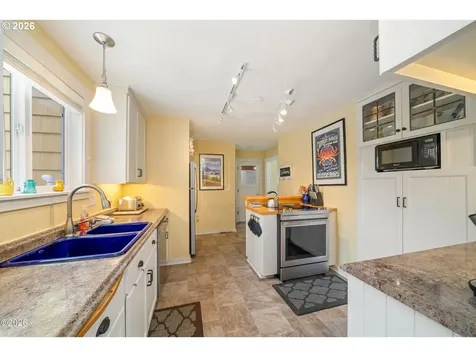 580 S Columbia Street Seaside OR 97138