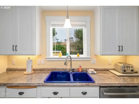 580 S Columbia Street Seaside OR 97138