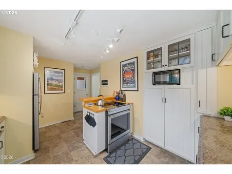 580 S Columbia Street Seaside OR 97138