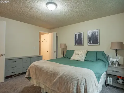 165 Linn Avenue Oregon City OR 97045