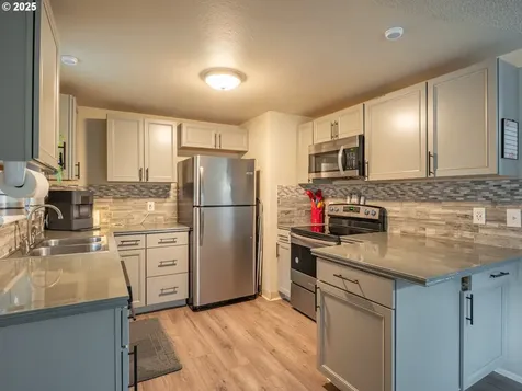165 Linn Avenue Oregon City OR 97045