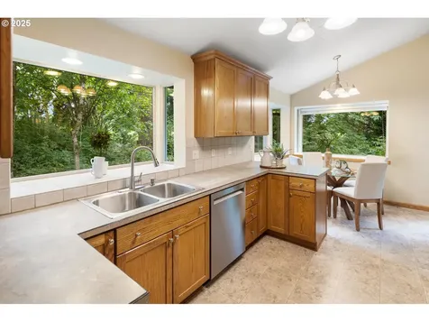 25777 NE Butteville Road Aurora OR 97002