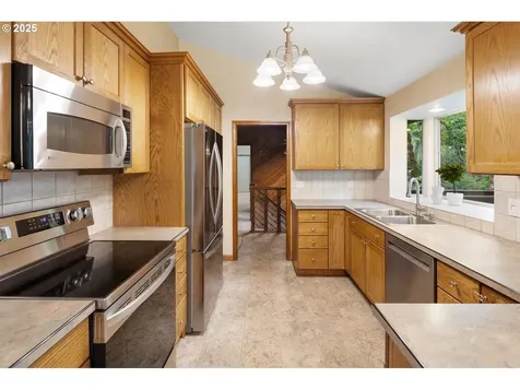 25777 NE Butteville Road Aurora OR 97002