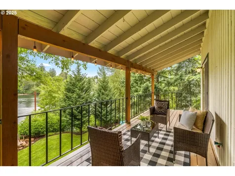 25777 NE Butteville Road Aurora OR 97002