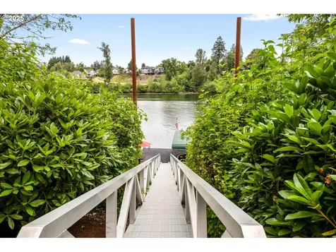 25777 NE Butteville Road Aurora OR 97002