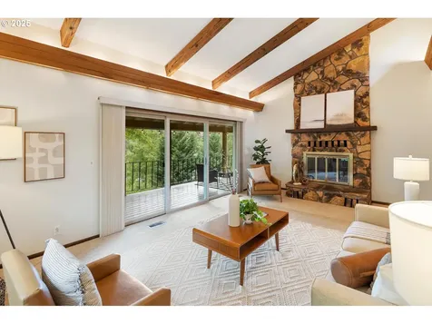 25777 NE Butteville Road Aurora OR 97002