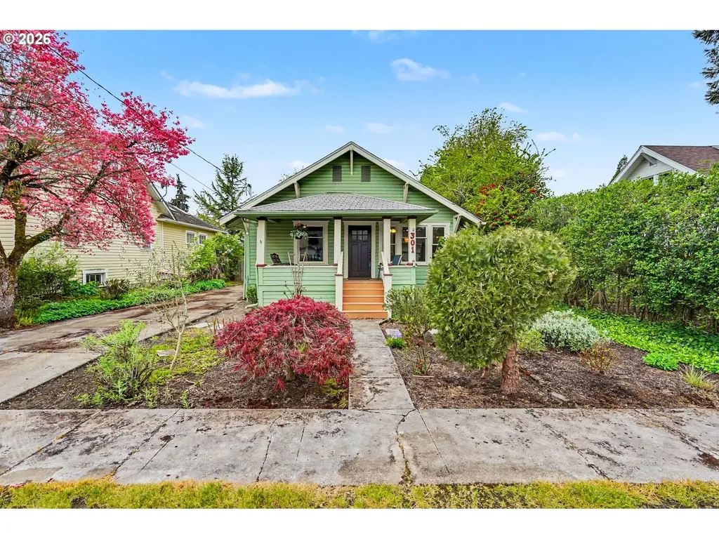301 Orchard Street Silverton OR 97381