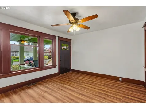 301 Orchard Street Silverton OR 97381