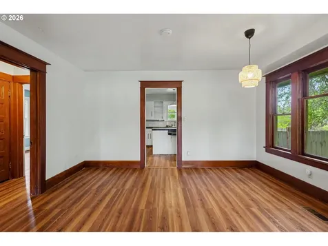 301 Orchard Street Silverton OR 97381