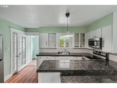 301 Orchard Street Silverton OR 97381