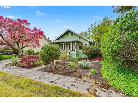 301 Orchard Street Silverton OR 97381