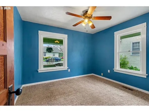 301 Orchard Street Silverton OR 97381