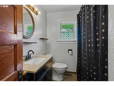 301 Orchard Street Silverton OR 97381