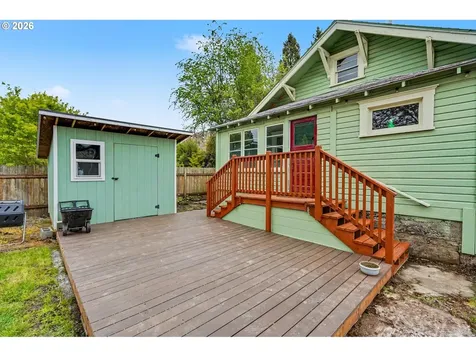 301 Orchard Street Silverton OR 97381