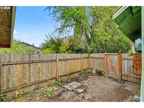301 Orchard Street Silverton OR 97381