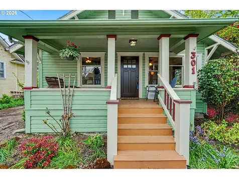 301 Orchard Street Silverton OR 97381