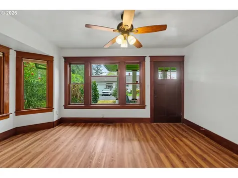 301 Orchard Street Silverton OR 97381