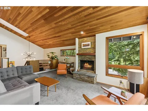 9132 SW 57th Avenue Portland OR 97219