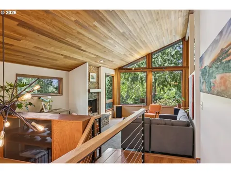 9132 SW 57th Avenue Portland OR 97219