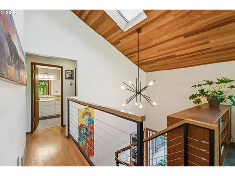 9132 SW 57th Avenue Portland OR 97219