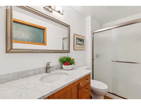 9132 SW 57th Avenue Portland OR 97219