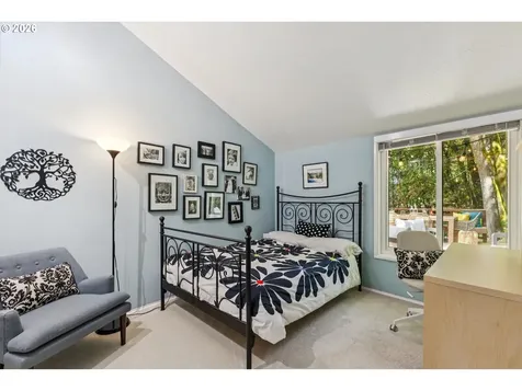 9132 SW 57th Avenue Portland OR 97219