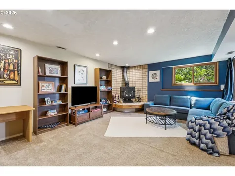 9132 SW 57th Avenue Portland OR 97219