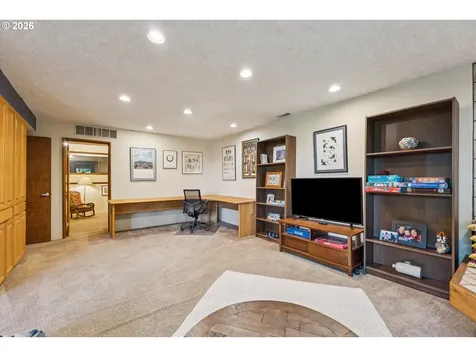 9132 SW 57th Avenue Portland OR 97219