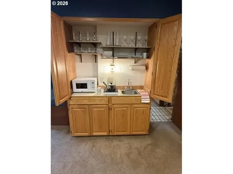 9132 SW 57th Avenue Portland OR 97219
