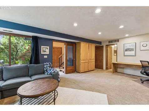 9132 SW 57th Avenue Portland OR 97219