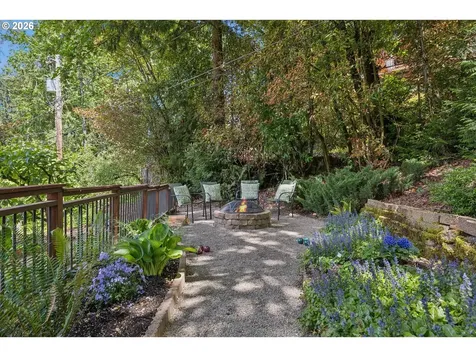 9132 SW 57th Avenue Portland OR 97219