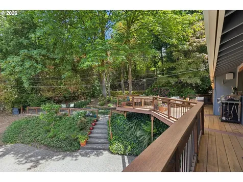 9132 SW 57th Avenue Portland OR 97219