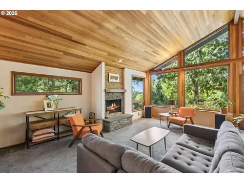 9132 SW 57th Avenue Portland OR 97219